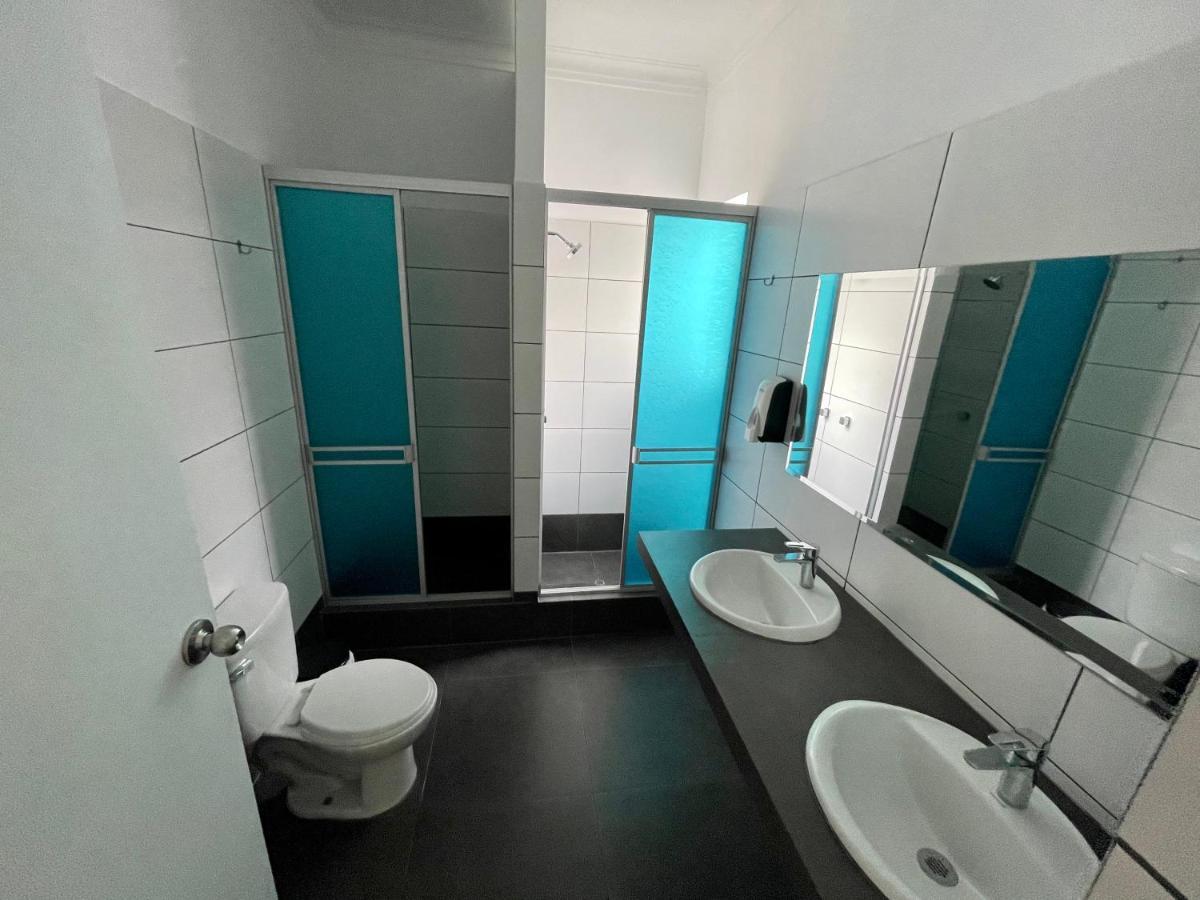 Casaroma Hostels Лима Экстерьер фото