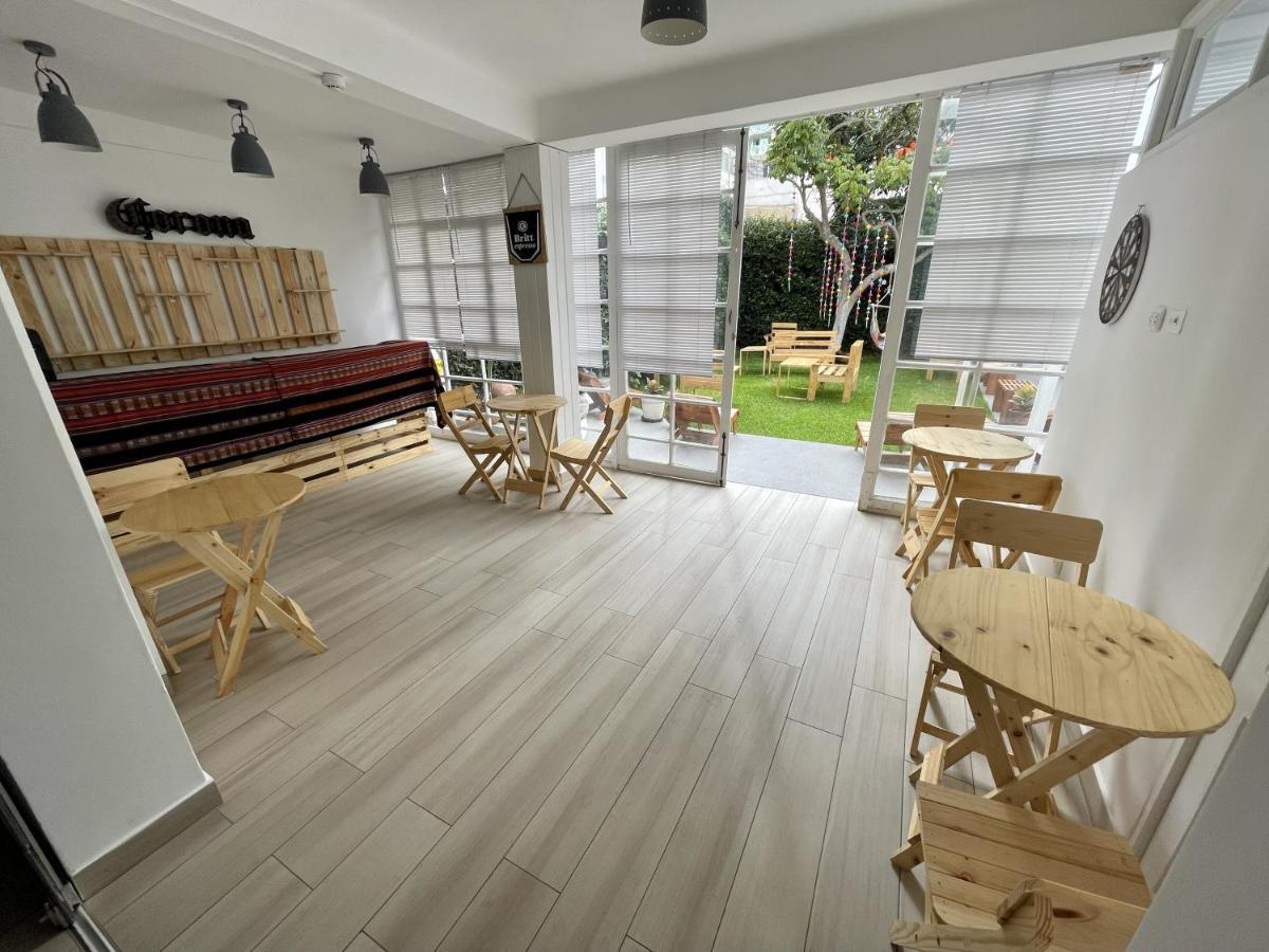 Casaroma Hostels Лима Экстерьер фото